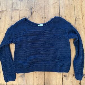 Hollister Women's Dark Blue Crew Neck Sweater